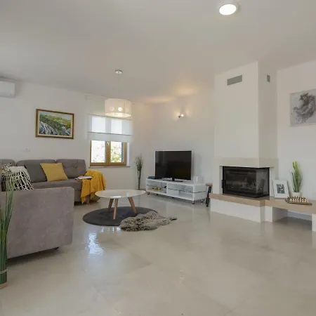 Splendid With Panoramic View *