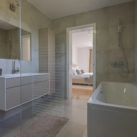 Villa Splendid With Panoramic View Donja Glavina