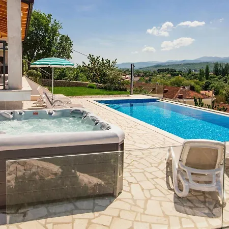 Splendid With Panoramic View Villa *
