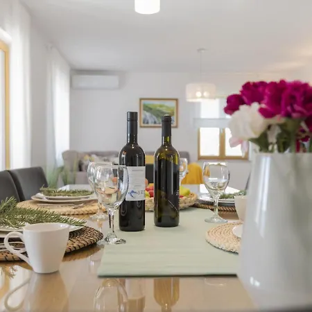 Villa Splendid With Panoramic View *